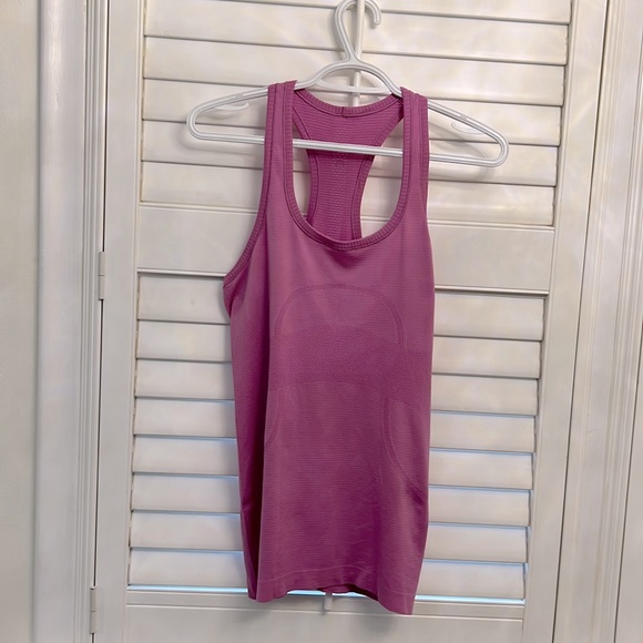 Pink tank small pull on front. Size 10 I think. No longer has tag - Picture 1 of 4